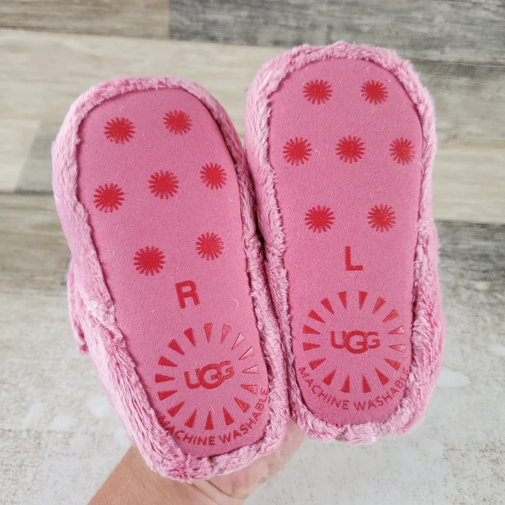 Ugg Bixbee Baby Booties Sz 4 - 5 Soft Pink Fleece Hook & Loop Strap
